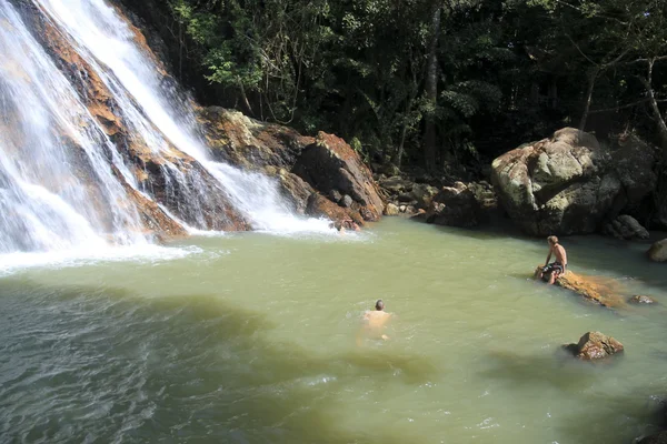 瀑布淋浴苏梅岛泰国 — 图库照片