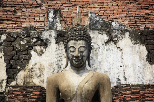 Sukhothai buddha heykeli Tapınağı kalıntıları — Stok fotoğraf