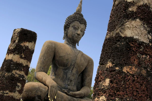 Sukhothai ruiny świątyni posąg Buddy — Zdjęcie stockowe