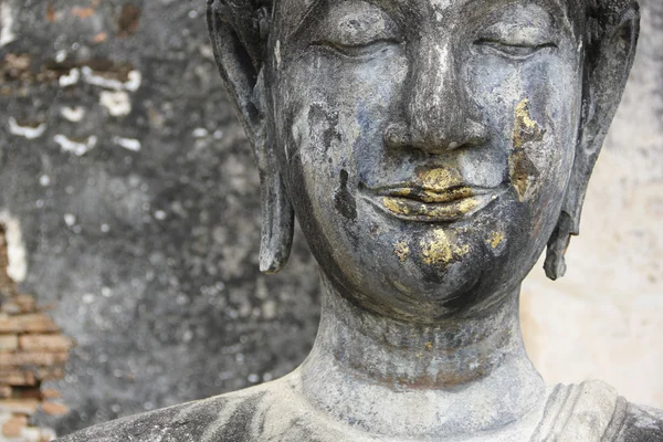 Buddhas ansikte tempel ruiner sukhothai — Stockfoto