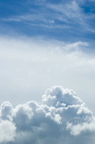 Bewolkte lucht — Stockfoto