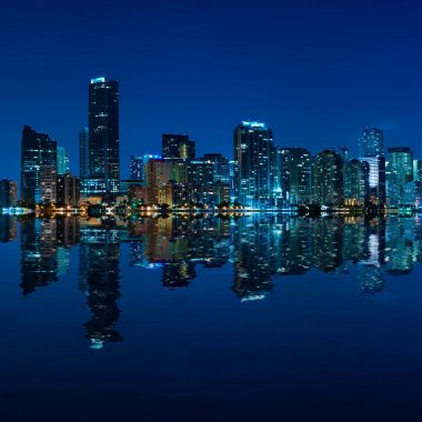 Miami skyline gece panorama