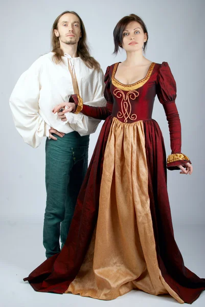 Belle paire de costumes médiévaux — Photo
