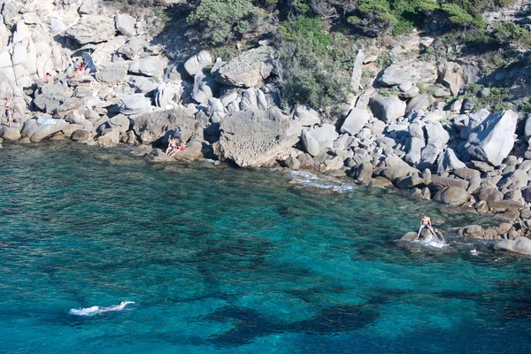 Modrá voda v capo testa, Sardinie — Stock fotografie