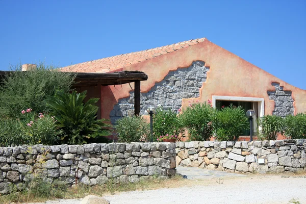 Casa pequena em San Pantaleo, Sardenha — Fotografia de Stock