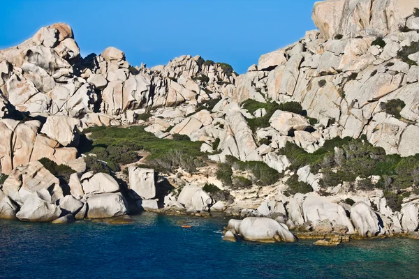 Rochas e mar - Capo Testa, Sardenha — Fotografia de Stock