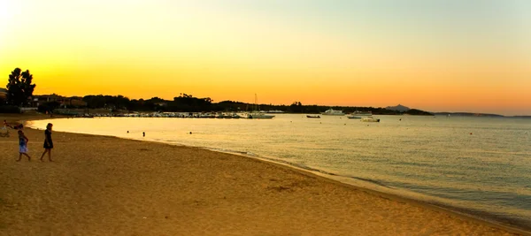 Пляж Канніджіоне займе у вас на заході сонця — стокове фото