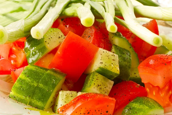 Saláta, uborka és paradicsom — Stock Fotó