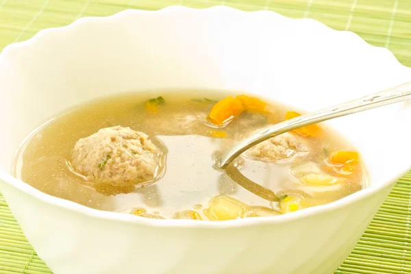 Sopa com almôndegas — Fotografia de Stock