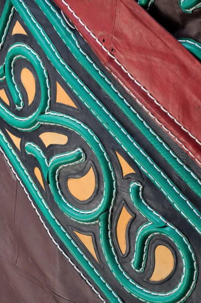 Geleneksel Moğol tasarımları, renkli deri uygulama — Stok fotoğraf