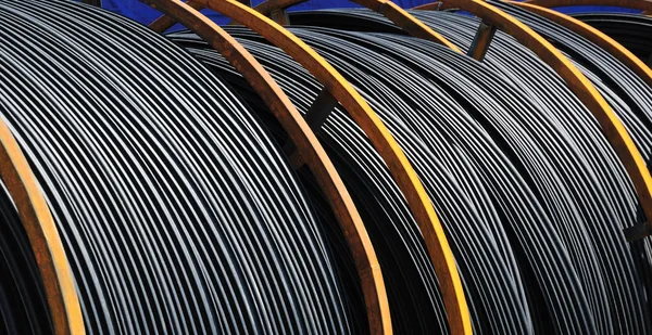 Velké cívky elektrický kabel — Stock fotografie