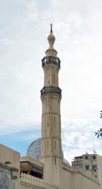 Kule Minareli bir cami