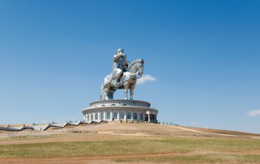 ulaanbaatar, mong başkenti yakınlarında çölde Cengiz Han heykeli