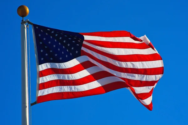 Bandeira americana voando — Fotografia de Stock