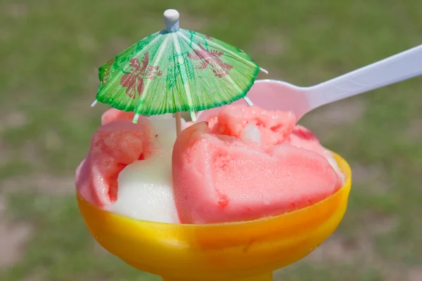 Bebida de sobremesa de verão gelada — Fotografia de Stock