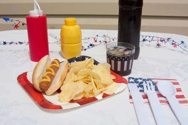 4 $ ος του Ιουλίου hotdog γεύμα — Φωτογραφία Αρχείου