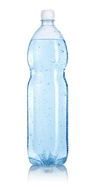 Butelka wody na białym tle ścieżki — Zdjęcie stockowe