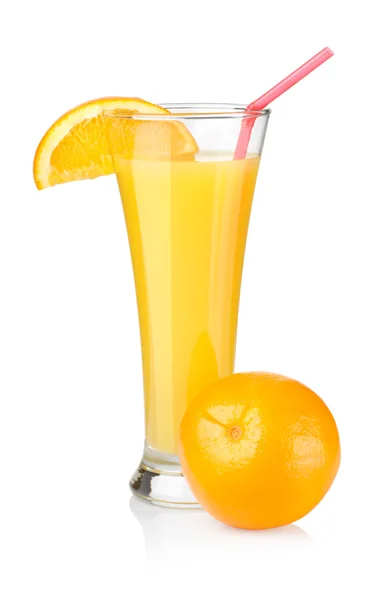 Sinaasappelsap in een geïsoleerd glas — Stockfoto