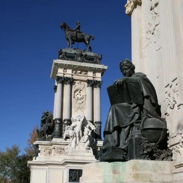 Monument in Madrid — Stockfoto