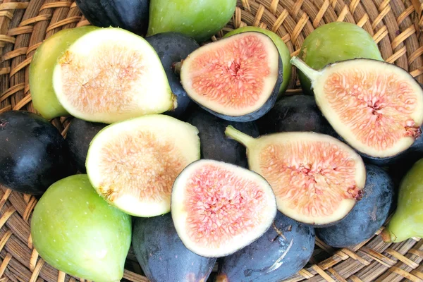 Black and green figs — Stock Photo, Image