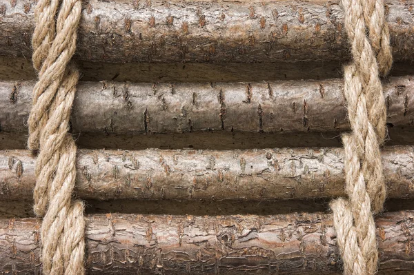 Benzi de lemn legate cu frânghie — Fotografie, imagine de stoc