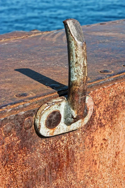 Fragmente zerstörter Überreste des alten Schiffes — Stockfoto