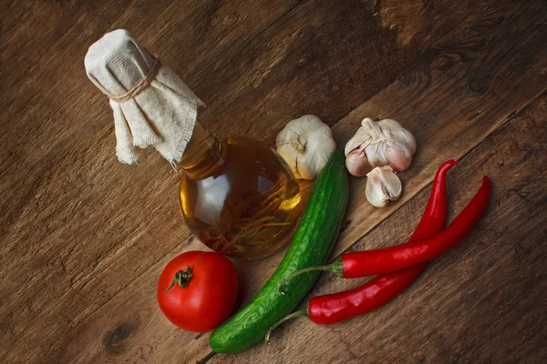 Zelenina a kuchyňské potřeby — Stock fotografie