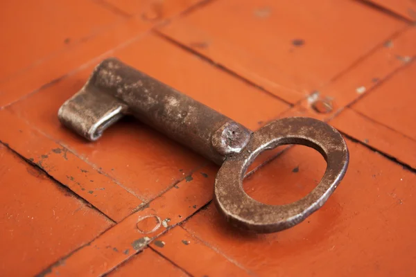 Eski sandık için anahtar — Stok fotoğraf