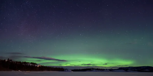 Zelená polární září (aurora borealis) — Stock fotografie