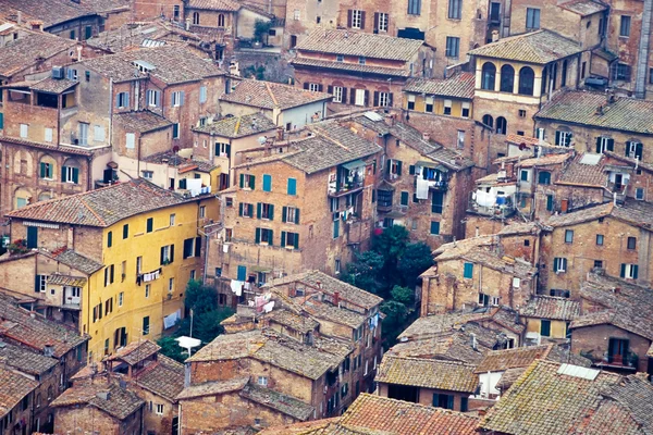 Casas da cidade velha de Siena, Toscana, Itália, Europa — Fotografia de Stock