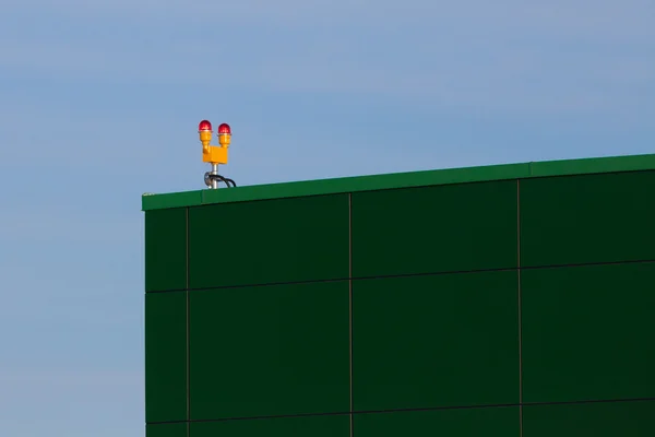 Alarm lights on Green Box Building — Stock Photo, Image