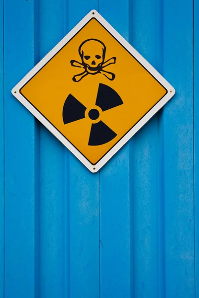 Dodelijke straling waarschuwingsbord — Stockfoto