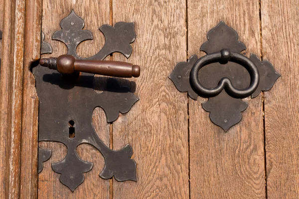 鉄のドアのハードウェア — ストック写真