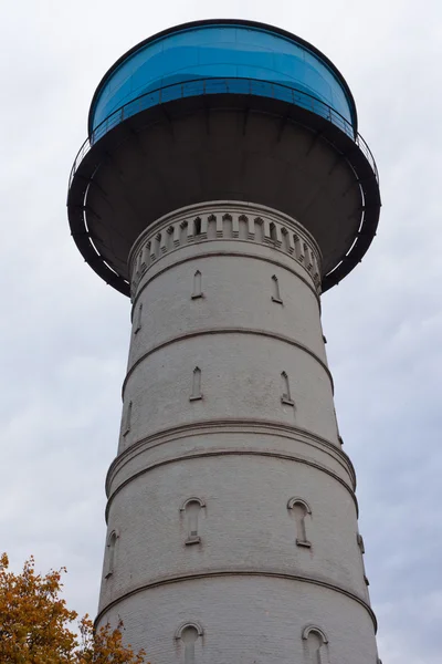 Water reservoir bakstenen toren — Stockfoto