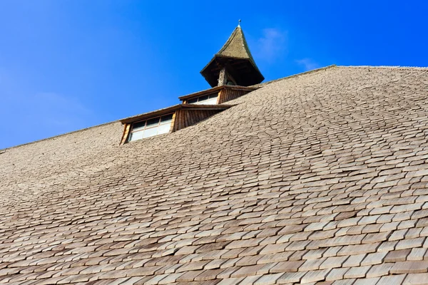 Detalhe do telhado da histórica fazenda da Floresta Negra — Fotografia de Stock