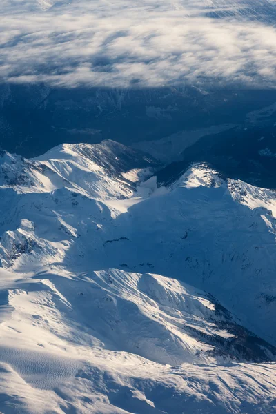 Вид снежных вершин с воздуха в Британской Колумбии, Канада — стоковое фото