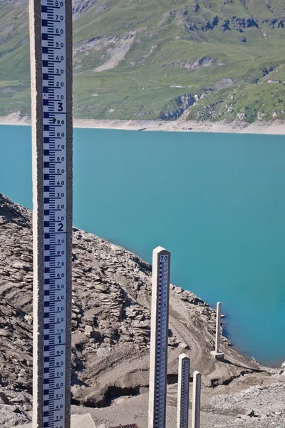 Barajı su seviyesi ölçümü — Stok fotoğraf