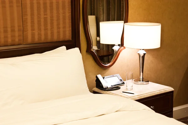 Camera da letto hotel di lusso — Foto Stock