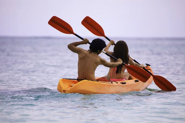Couple in their kayak — Stock fotografie