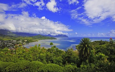 Kaneohe bay on the island of oahu, hawaii clipart