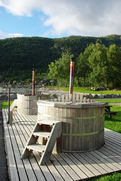 Banheiras exteriores norueguesas — Fotografia de Stock