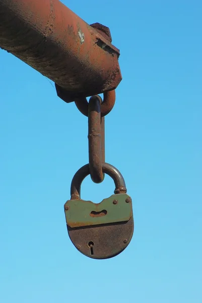 Velho cadeado fechado — Fotografia de Stock