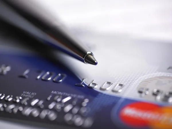 Credit Card and pen macro — Stock Photo, Image