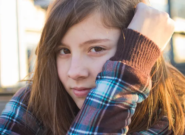Teenage Girl at Sunset — Stock Photo, Image
