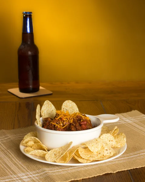 Chili och nacho chips — Stockfoto