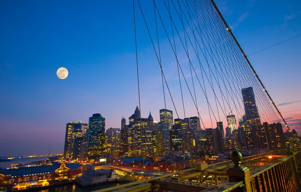 NYC uitzicht vanaf brooklyn brug — Stockfoto