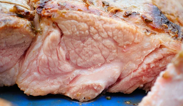 Frisch gekochtes gebratenes Fleisch — Stockfoto