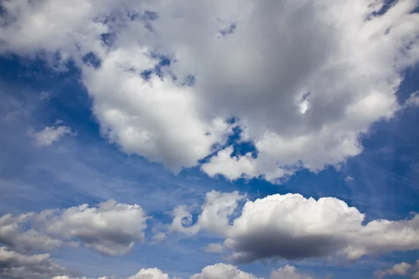Oblohu s mraky jako pozadí — Stock fotografie