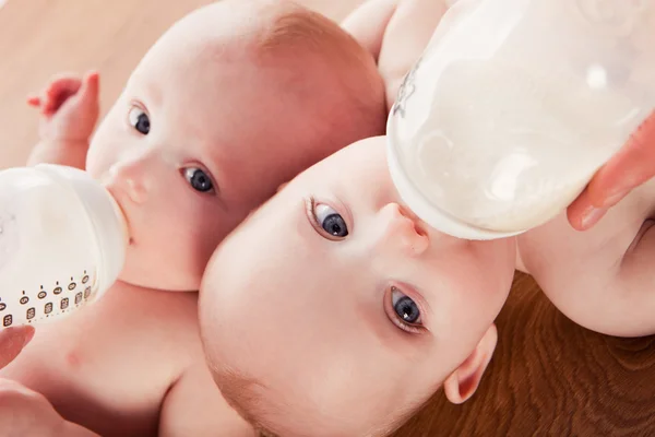 Baby tvillingar — Stockfoto
