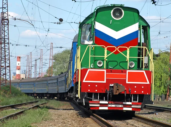 Locomotiva multicoloră . — Fotografie, imagine de stoc